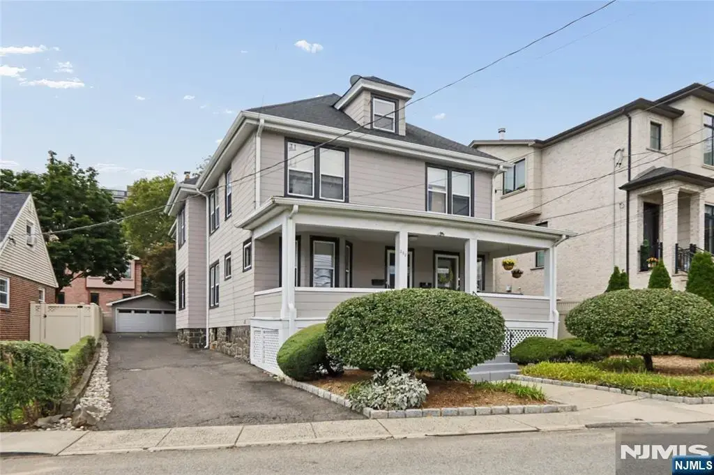 290 Columbia Avenue, Fort Lee