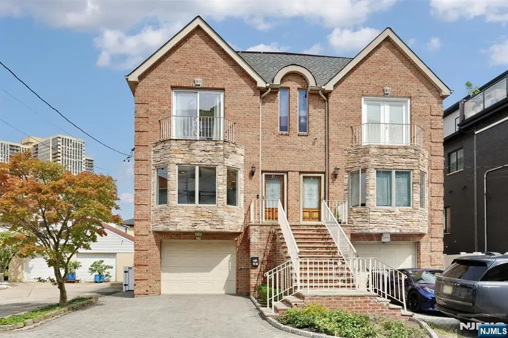 27 Lawton Avenue C0027, Cliffside Park