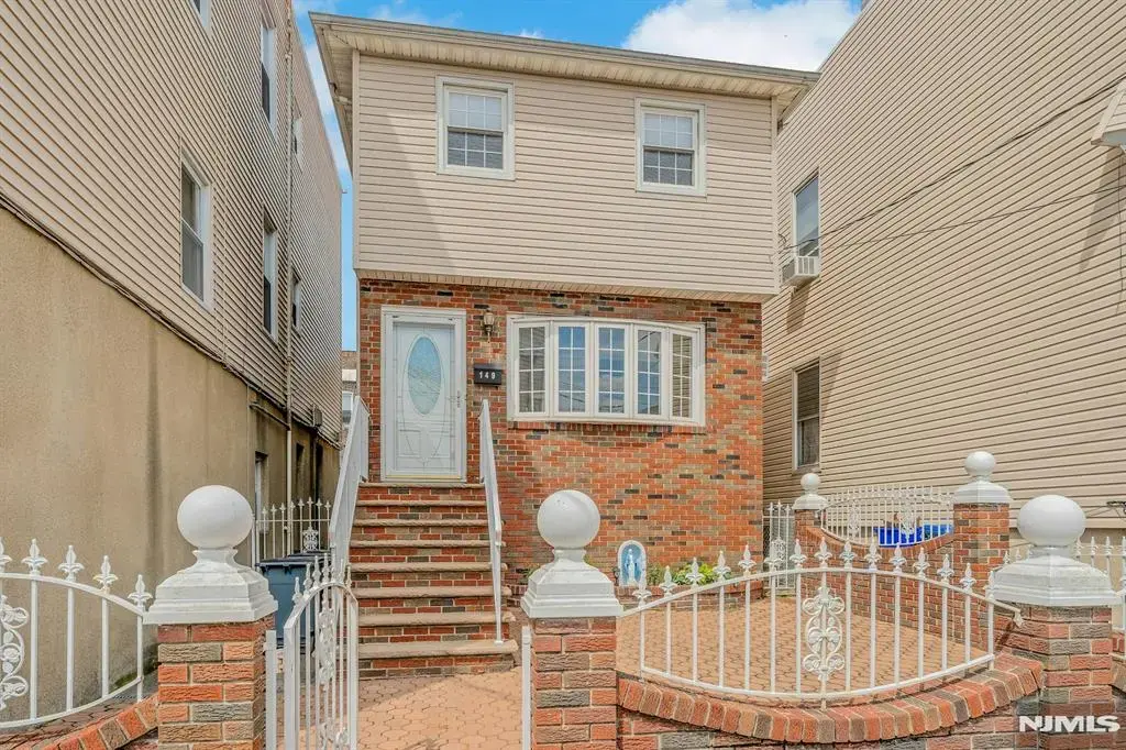 149 Chestnut Street, Kearny