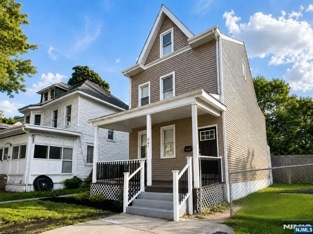 661 Stuyvesant Avenue, Trenton