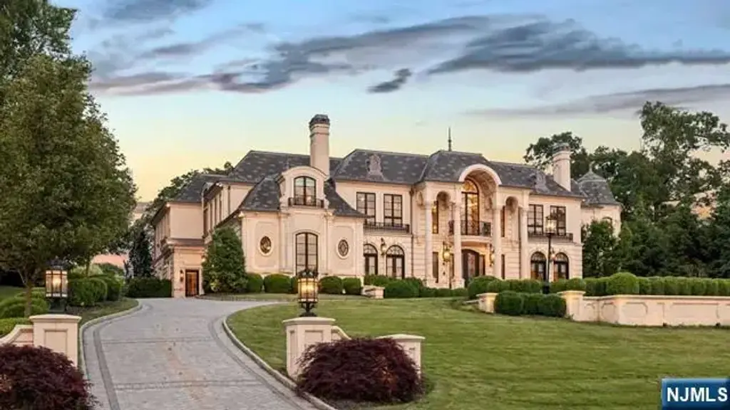 164 Truman Drive, Cresskill