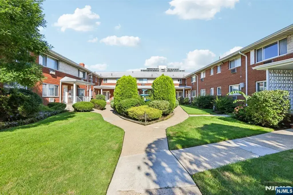 1315 Anderson Avenue 26, Fort Lee