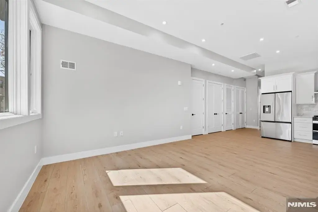 126 De Kalb Avenue 1a, Jersey City