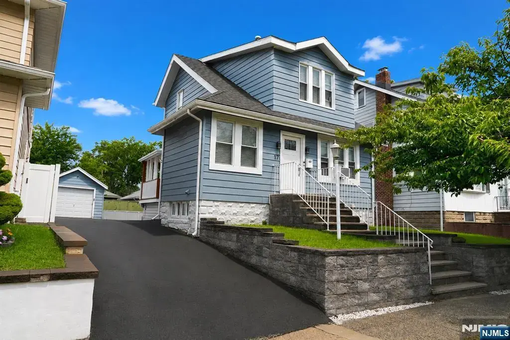 17 Prospect Street, Belleville