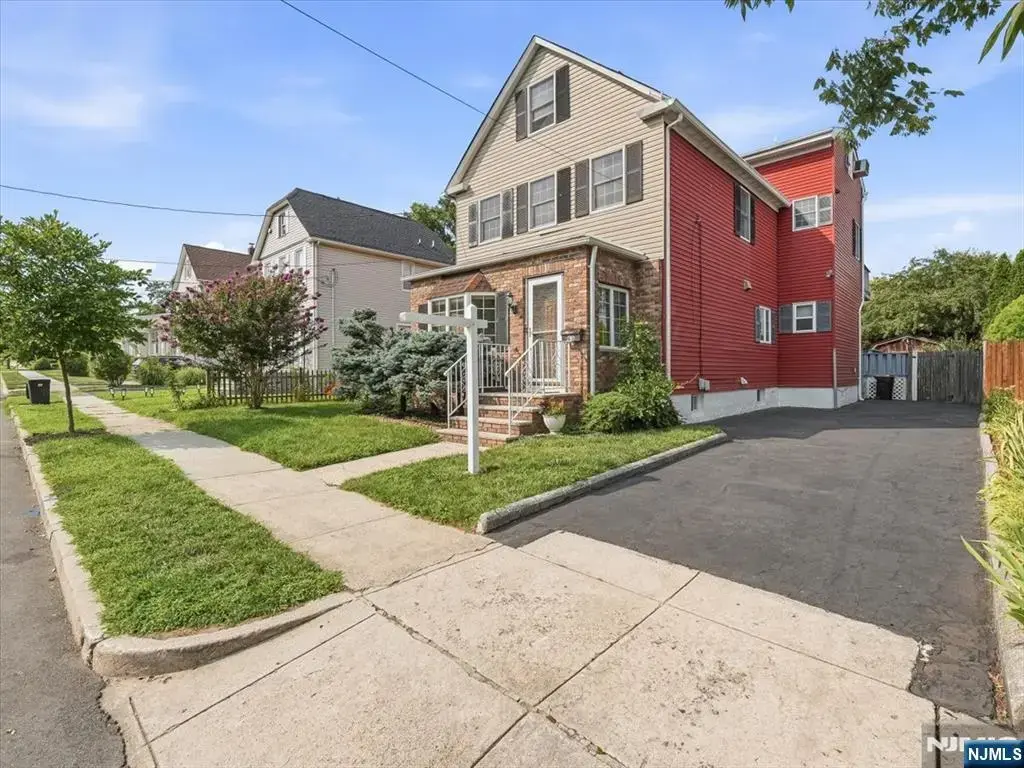 63 Washington Avenue, Maywood
