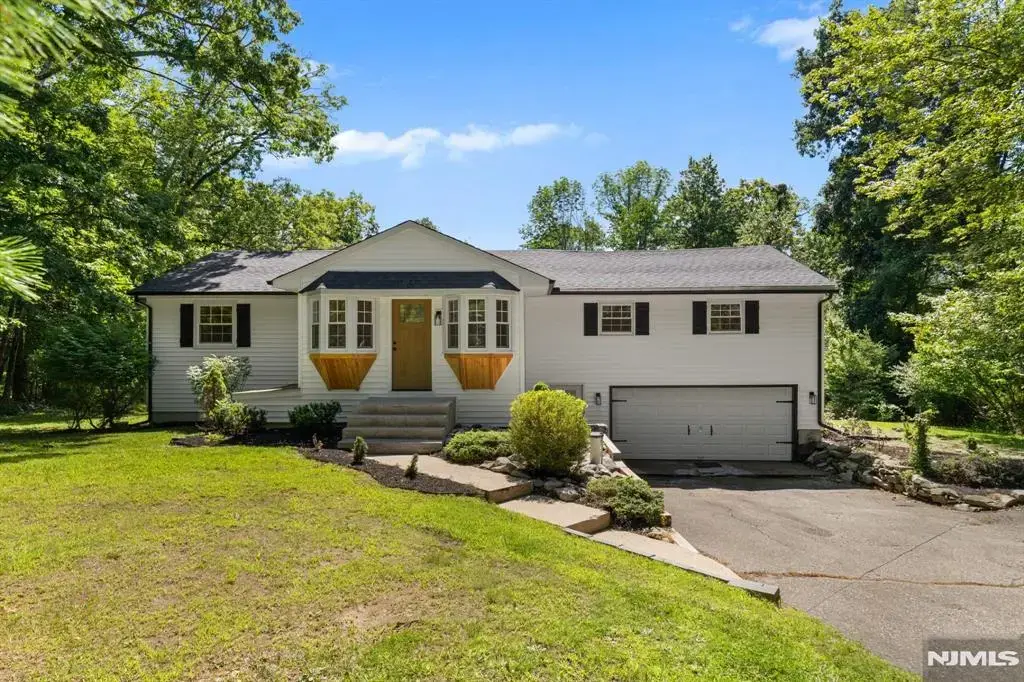 89 Ridge Road, Branchville
