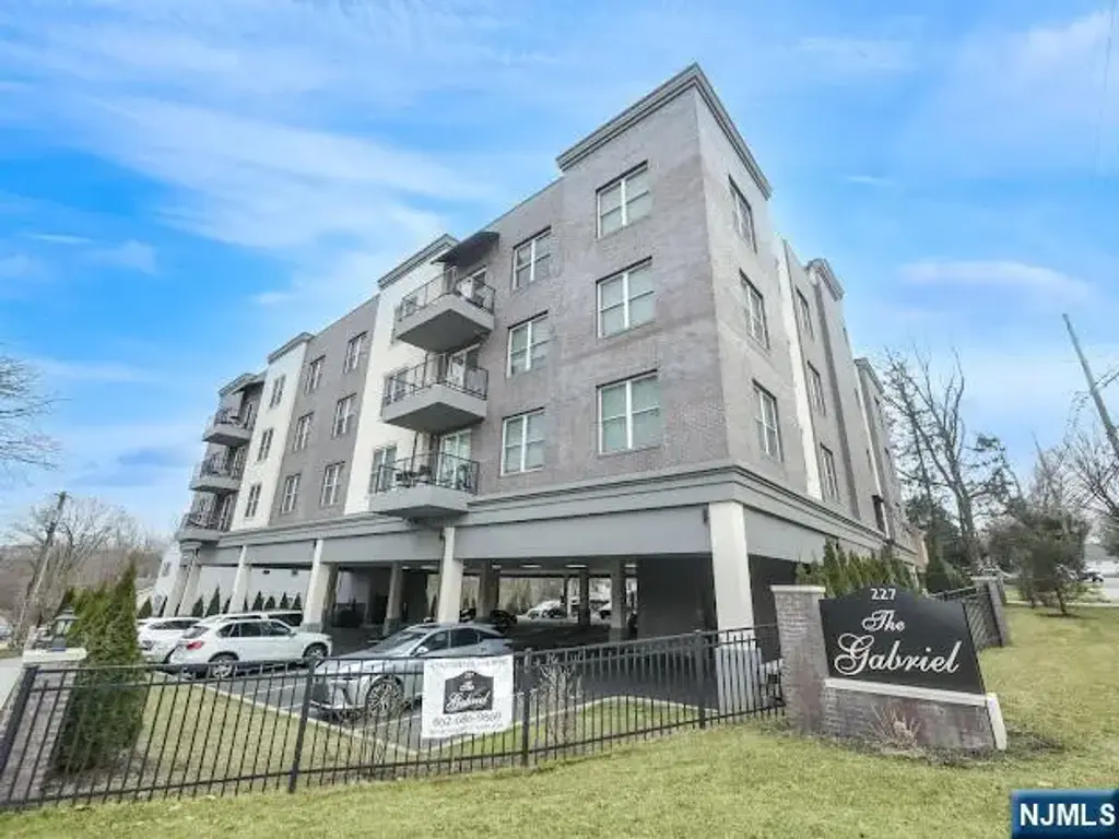 227 Teaneck 303, Teaneck