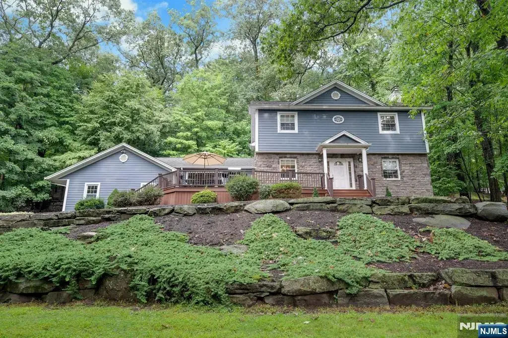 16 Rockledge Road, Montville Township