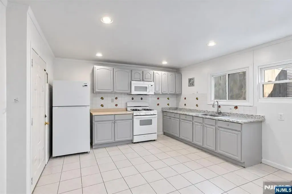 303 43rd, Union City