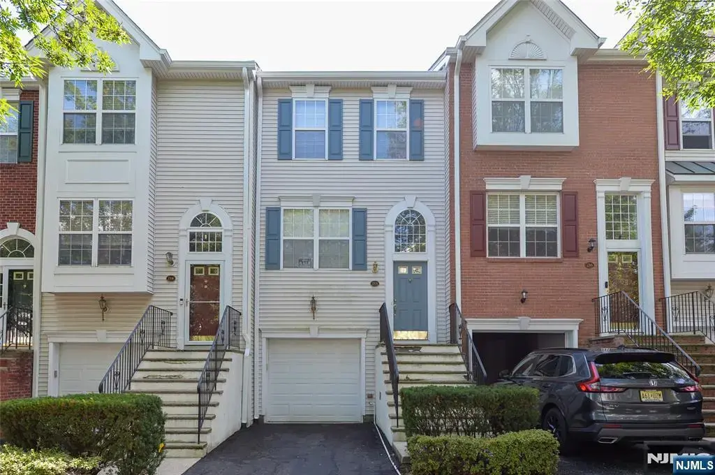 215 Stratford Drive, Nutley