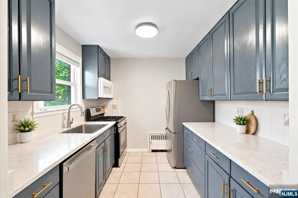 9-06 6th Street, Fair Lawn
