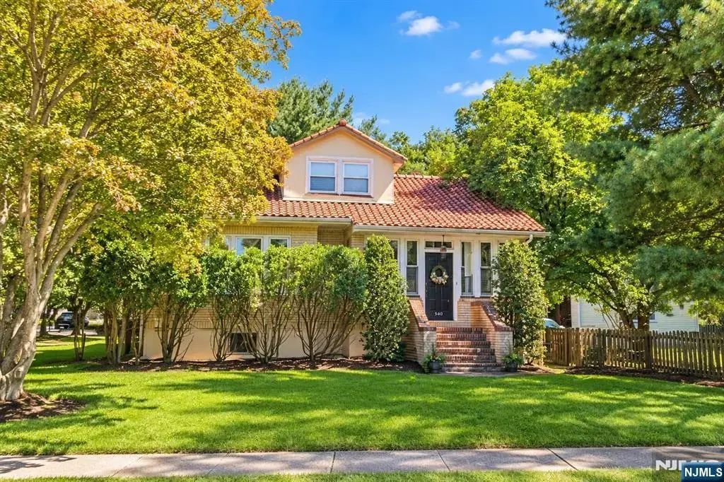 580 Wyckoff Avenue, Mahwah