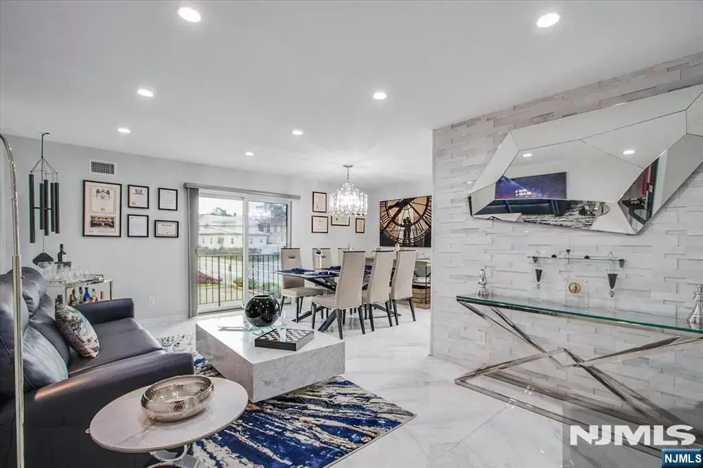 825 Riverside B202, Lyndhurst