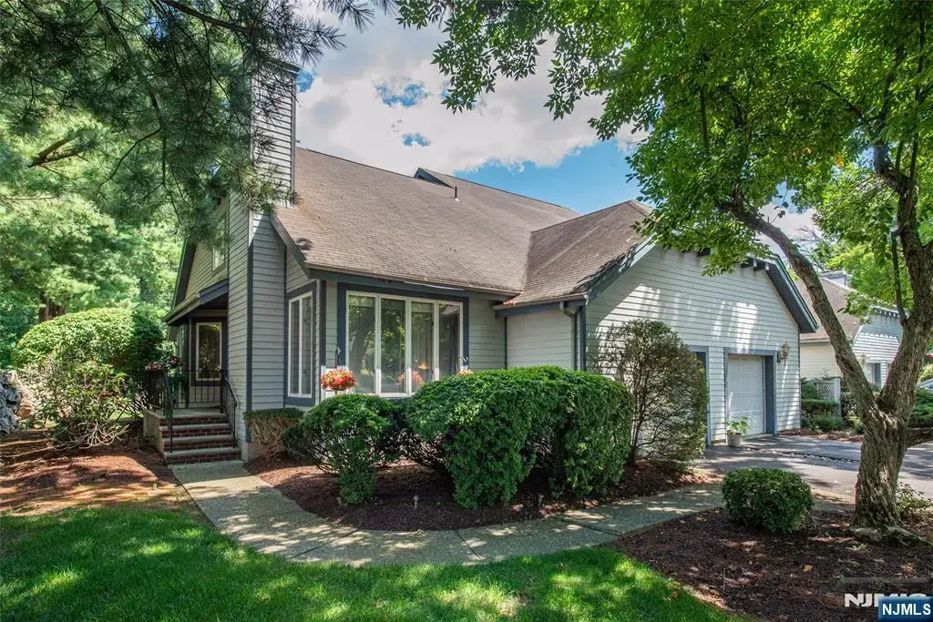 75 Birch Lane, Wayne