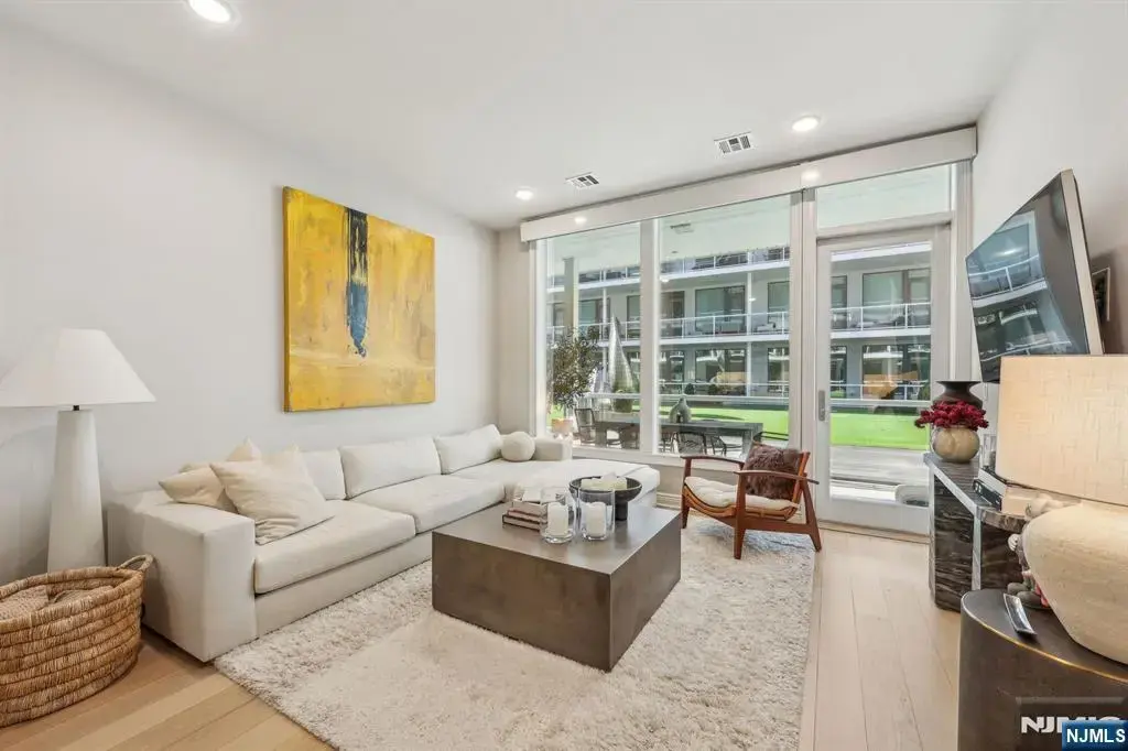 3 Somerset 316, Edgewater