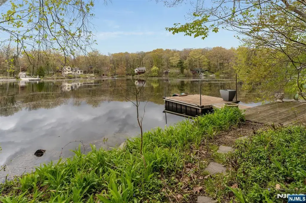 351 Lakeshore Drive, Vernon