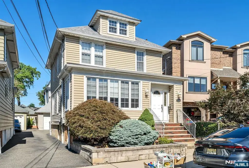 151 Summit Avenue, Cliffside Park