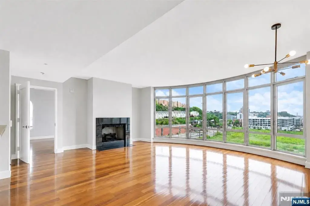 8100 River Road 905, North Bergen