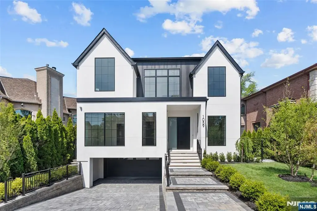 1059 Briar Way, Fort Lee