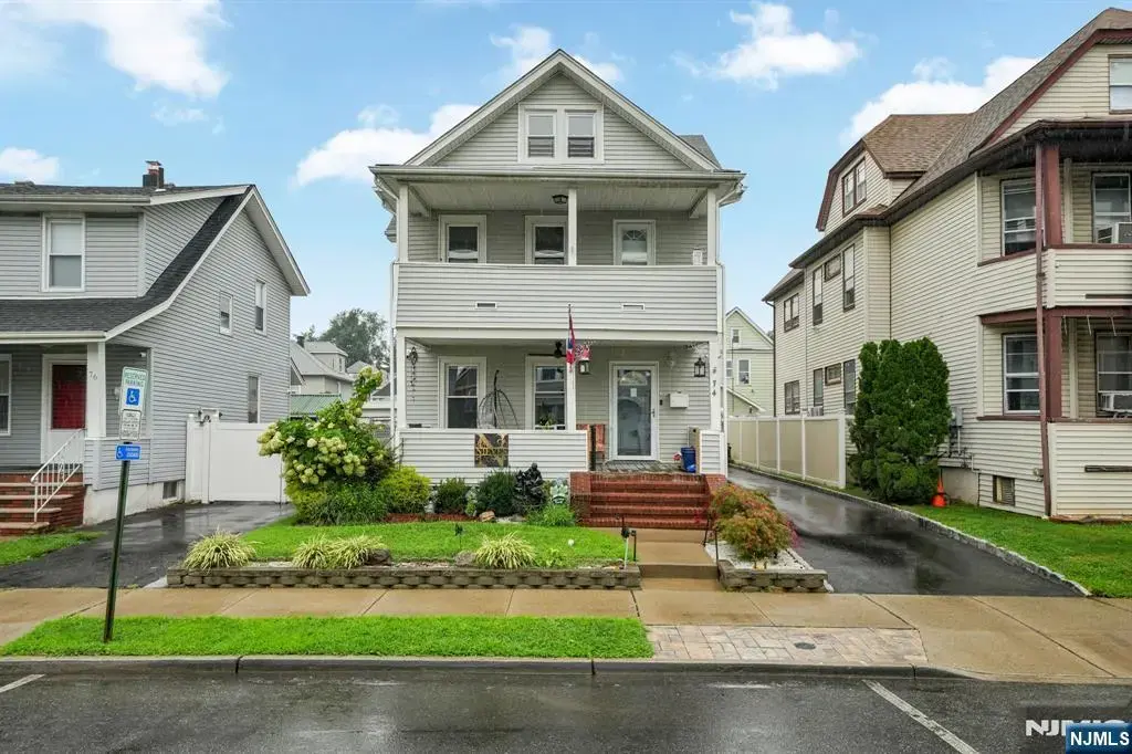 74 Christie Avenue, Clifton