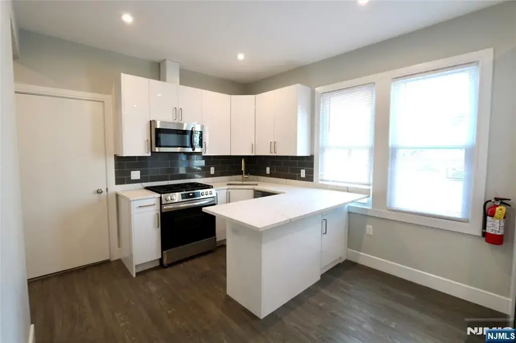59 Locust 1r, Wallington