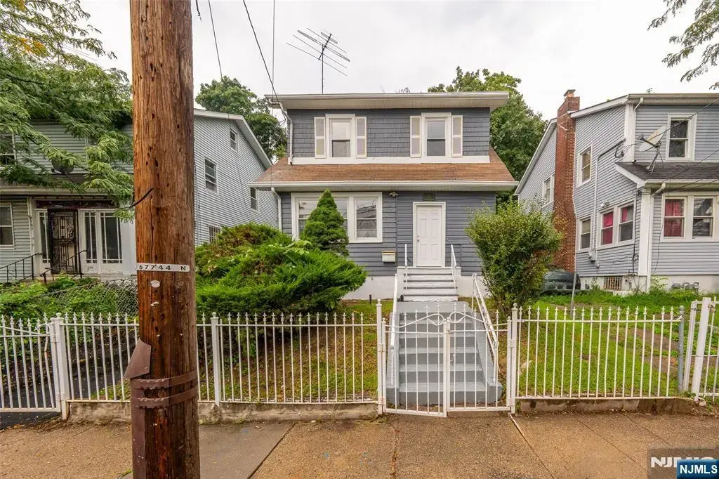 125 Pine Grove Terrace, Newark