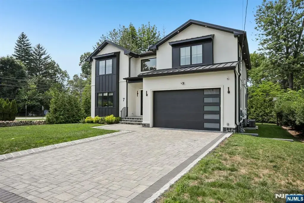 7 New Street, Cresskill