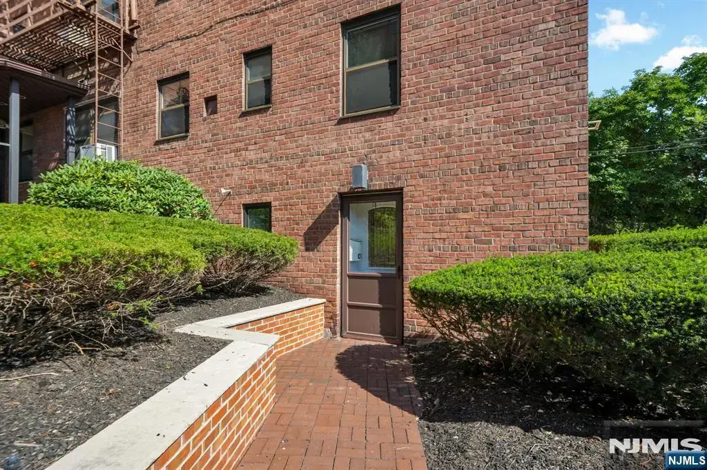 130 Orient Way Cc, Rutherford