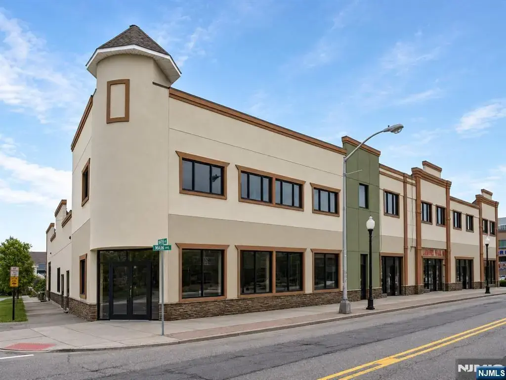 1028 Main Avenue 1028, Clifton