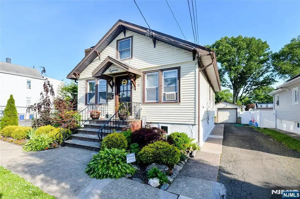 18 Parker Avenue, Hawthorne