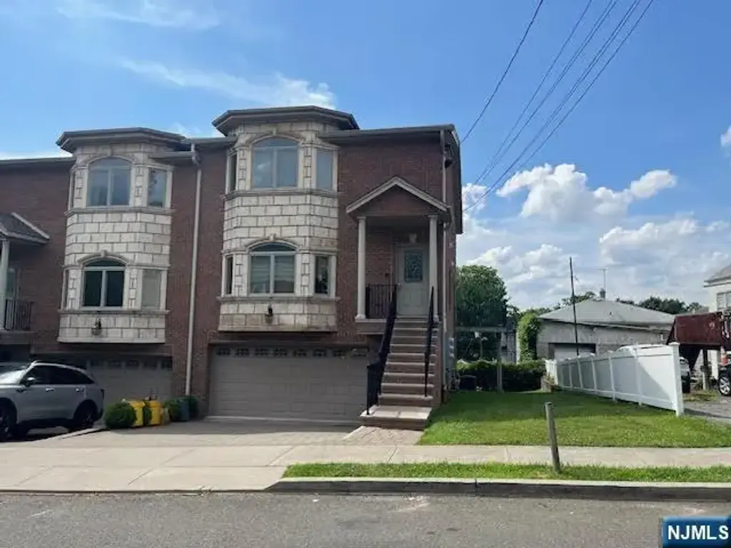 309 8th 3, Palisades Park