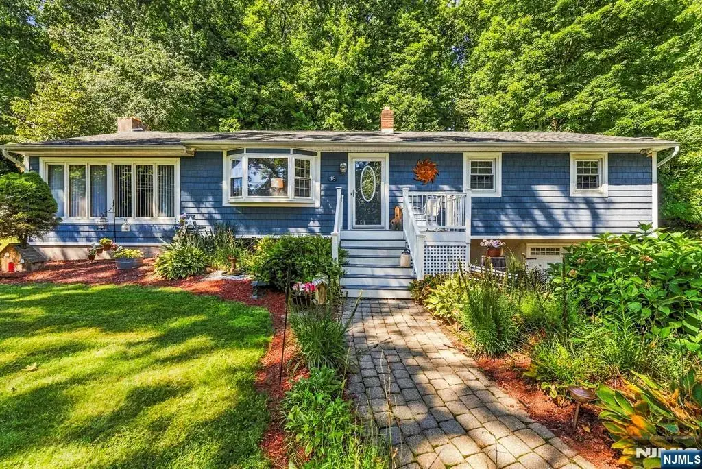 18 Fox Hollow Court, Vernon