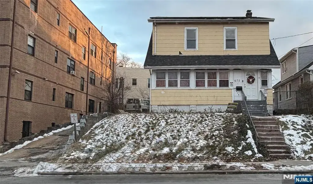 973-975 18th Avenue, Newark