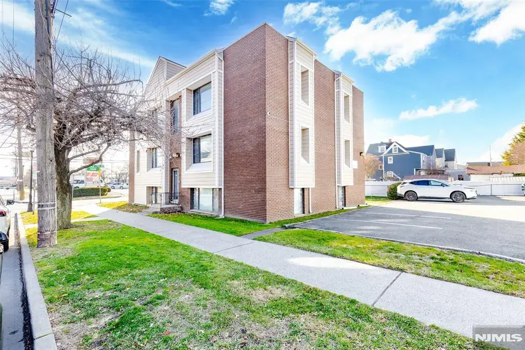 100 Lakeview 1a, Clifton