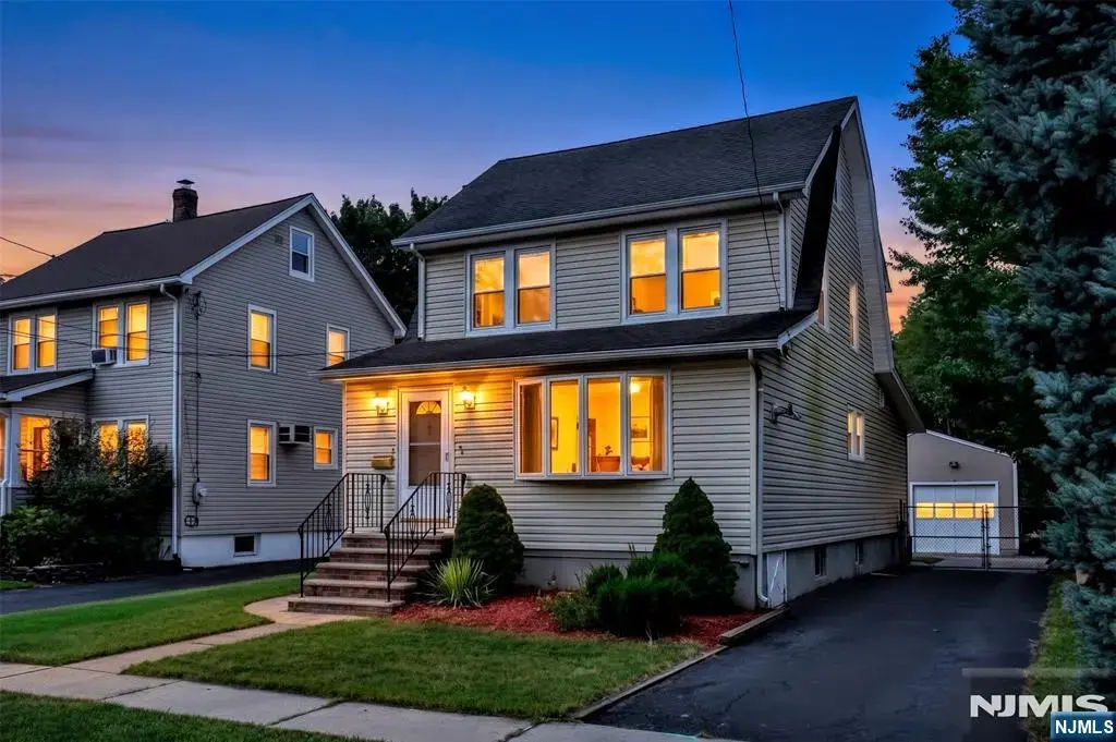 638 Asbury Street, New Milford