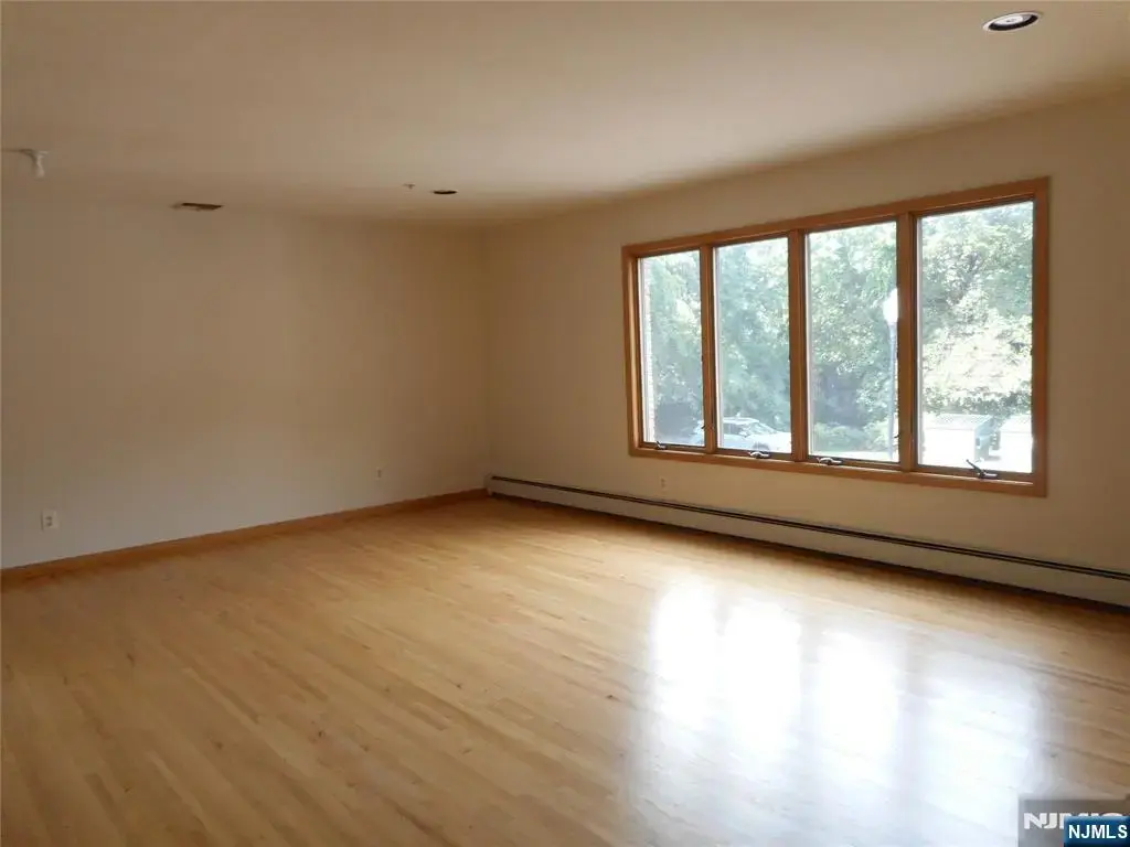 165 River 165, Clifton