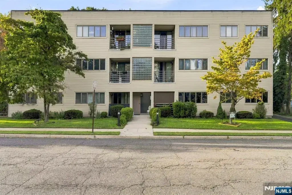 24 Crest Street 2c, Westwood