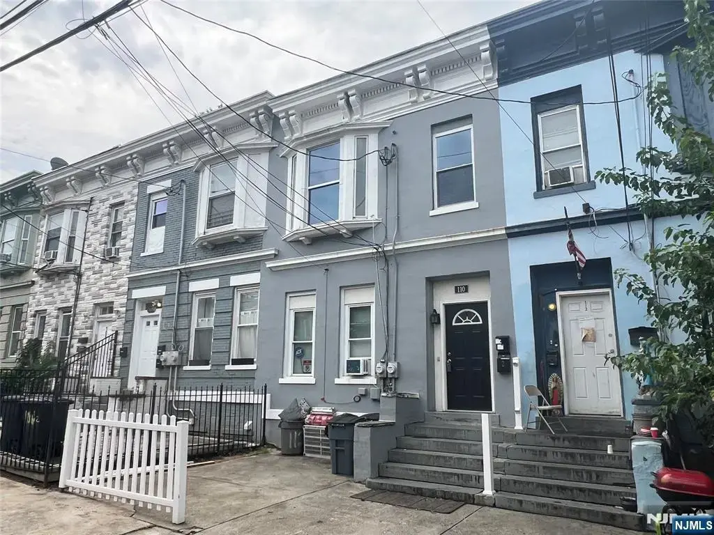 110 Peabody 2, Newark