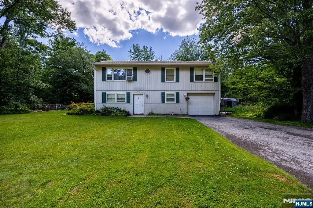 103 Alturas, Vernon