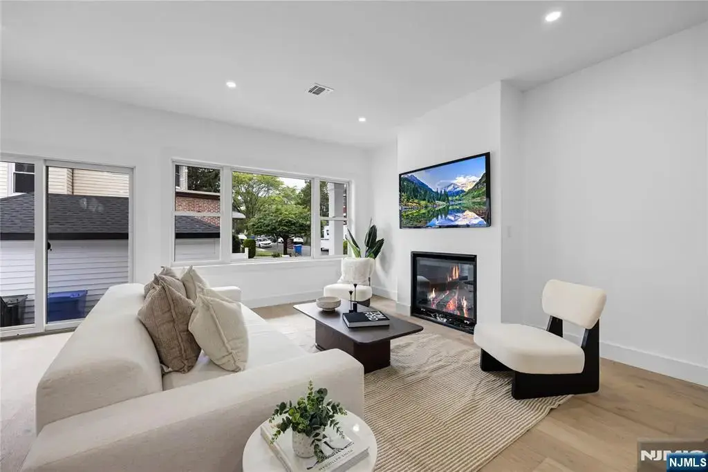 127 Washington Avenue, Rutherford