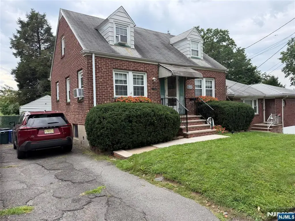 72 Fairview Avenue, Bogota