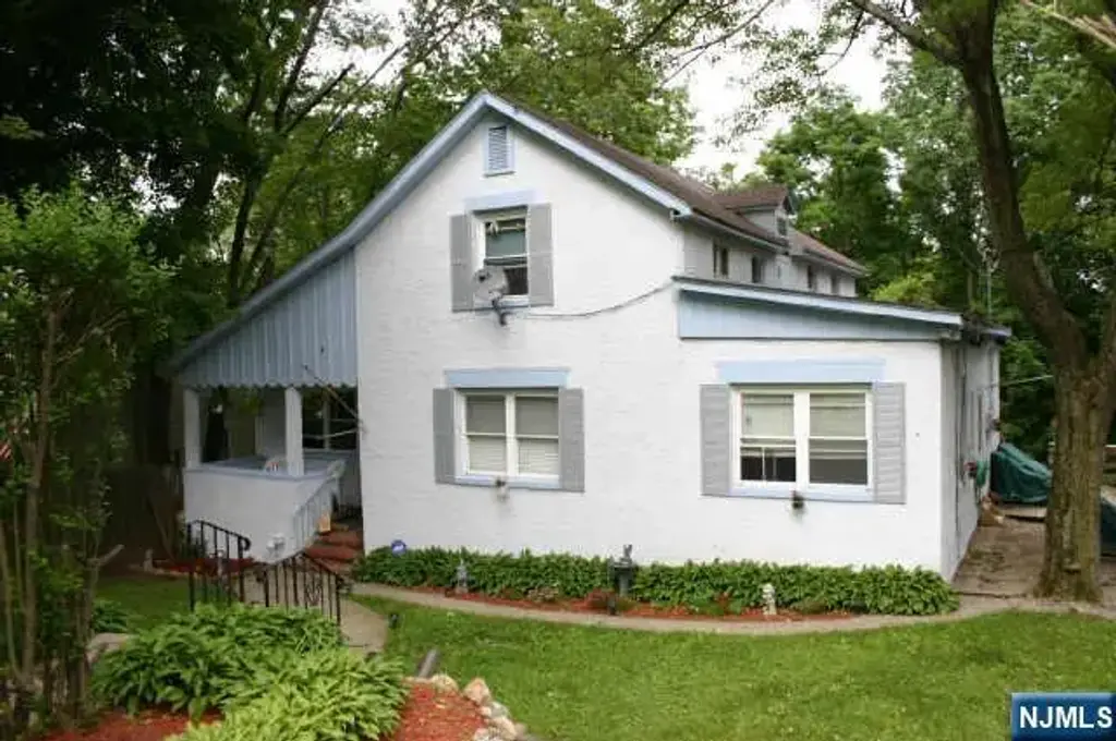 9 Cedarbrook Road, West Milford