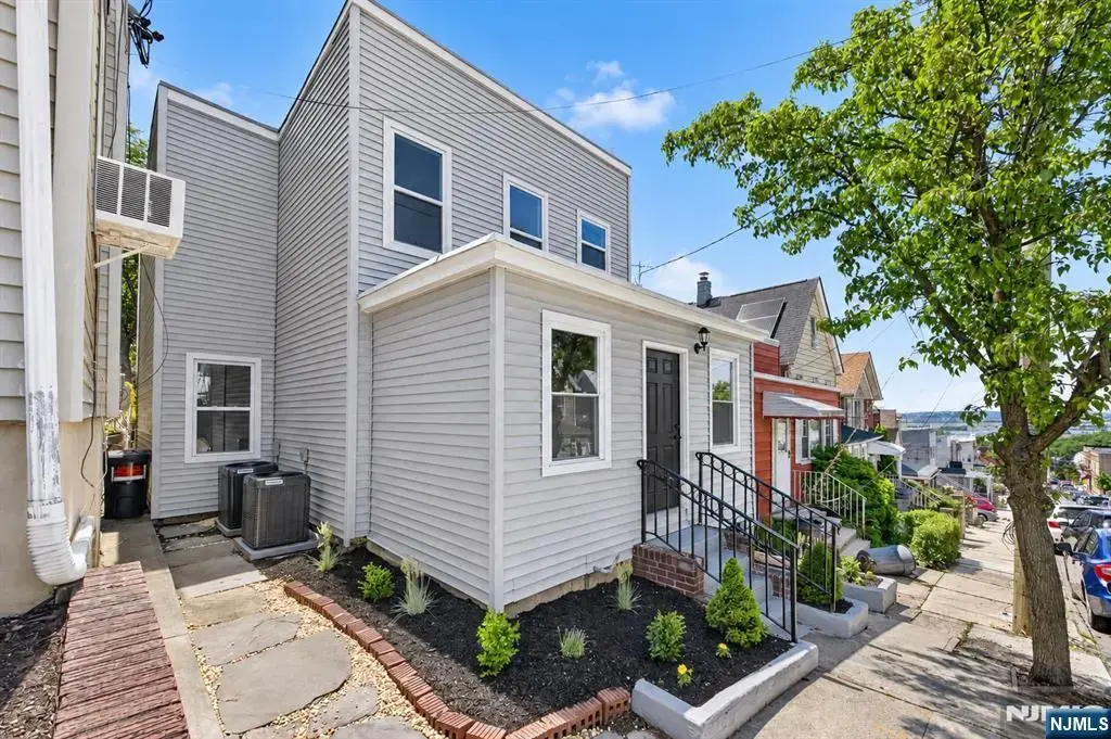 1121 85th Street, North Bergen