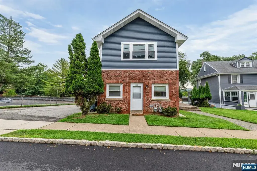 255 Fairview Avenue, Verona