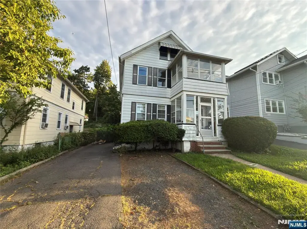 25 Kingsland Street, Nutley
