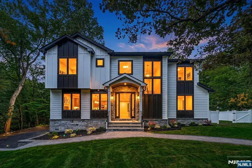 914 Hammond Road, Ridgewood