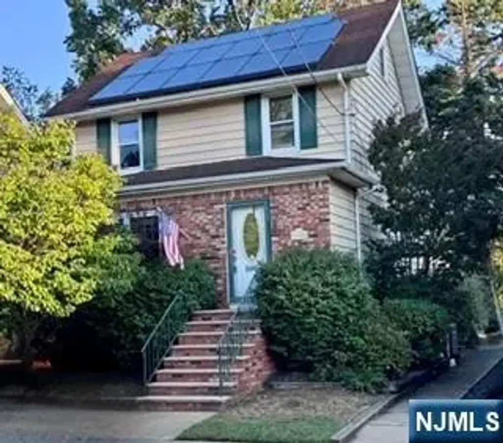 418 Locust Avenue, Garwood