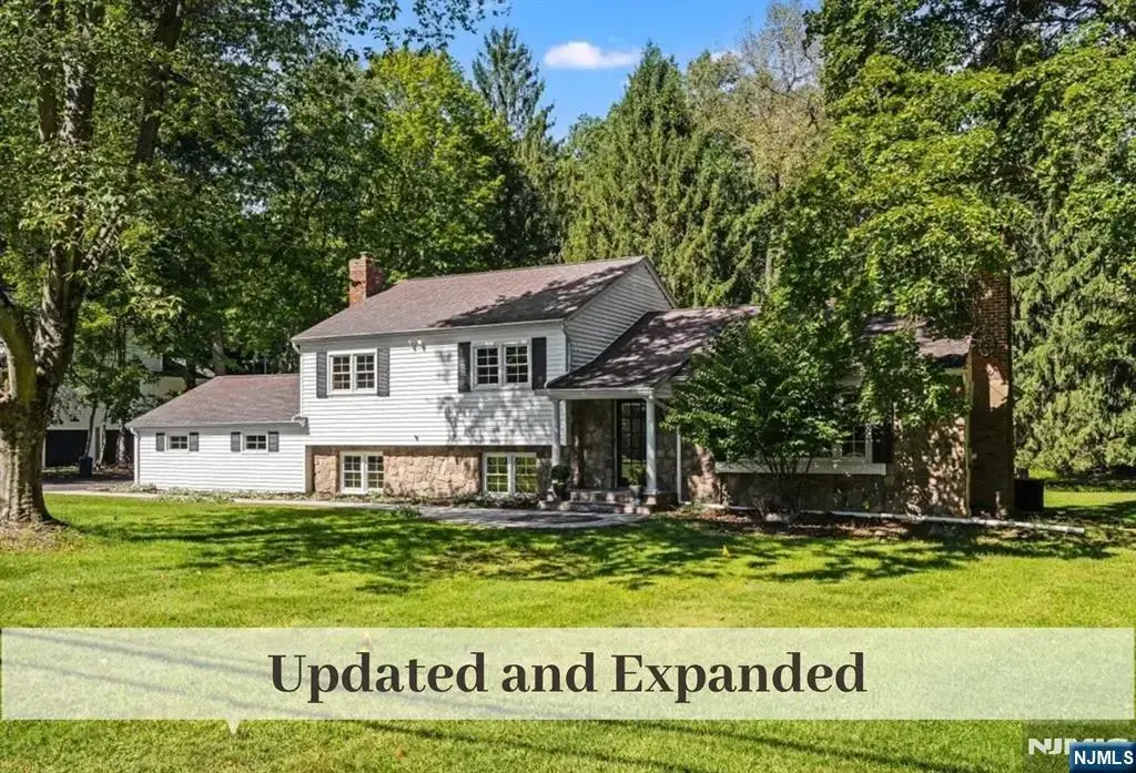 25 Ripplewood Drive, Upper Saddle River