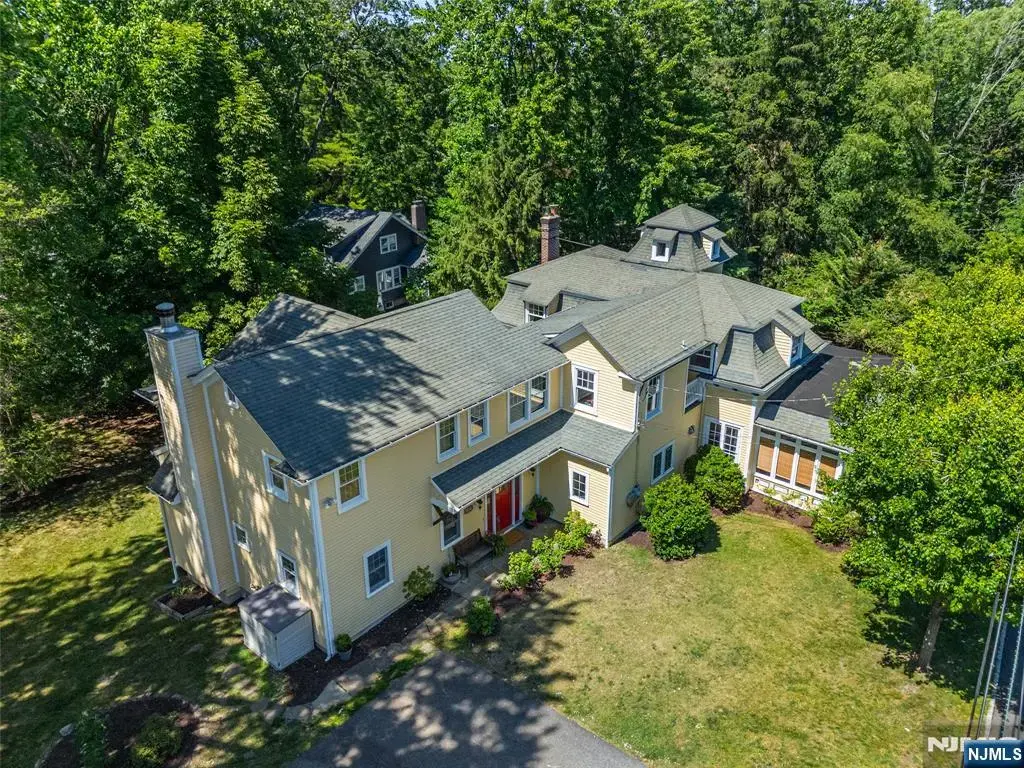181 Sunset Avenue, Verona