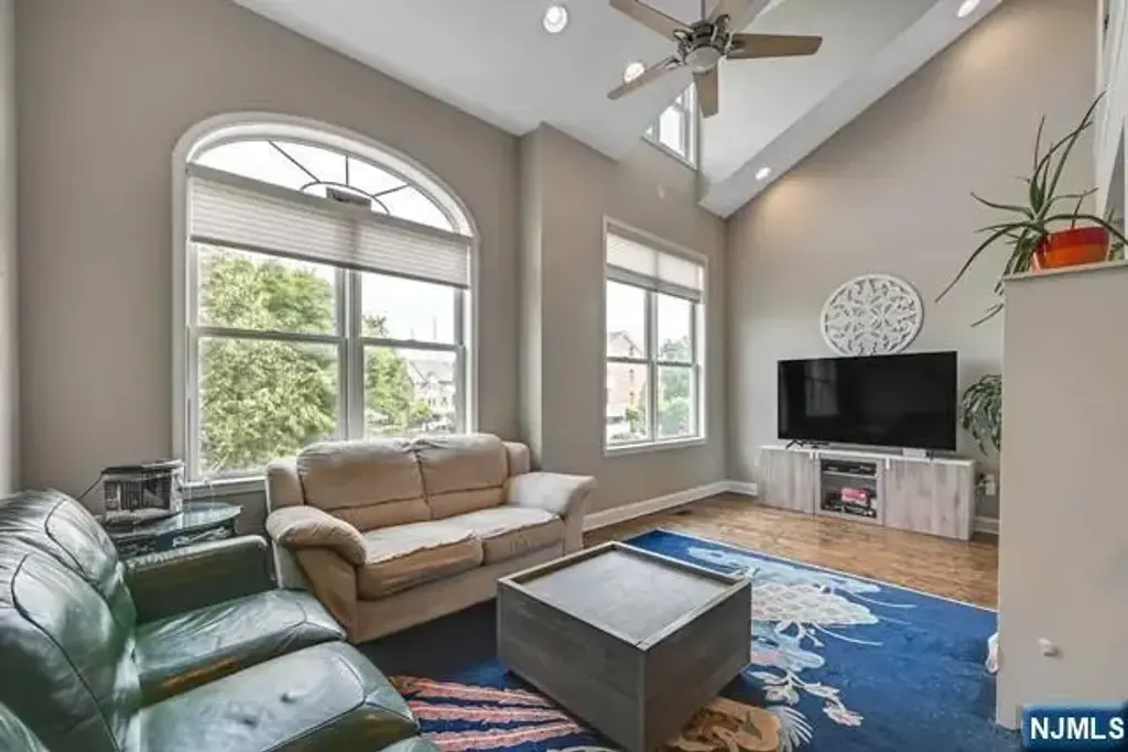 172 Price 172, West New York